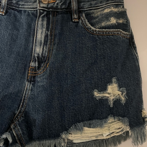 KanCan Signature Shorts Distressed High Rise Pockets Women’s Size Medium NEW - Picture 2 of 14